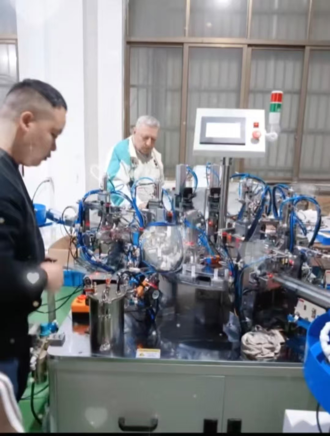 Біздің зауытқа Египеттен келген тұтынушылар келеді